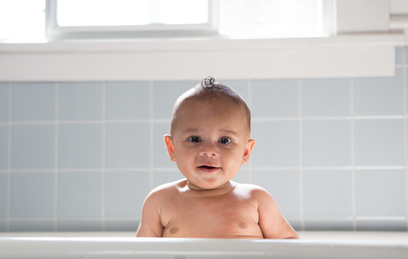 Consejos de seguridad para la hora del baño del bebé - Pediatría del  Noroeste